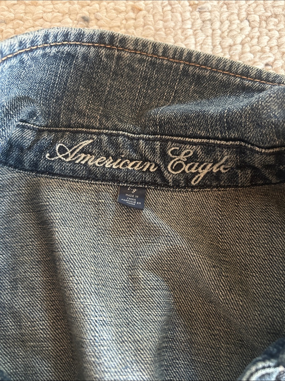 American eagle jean jacket. Size large - Picture 2 of 4